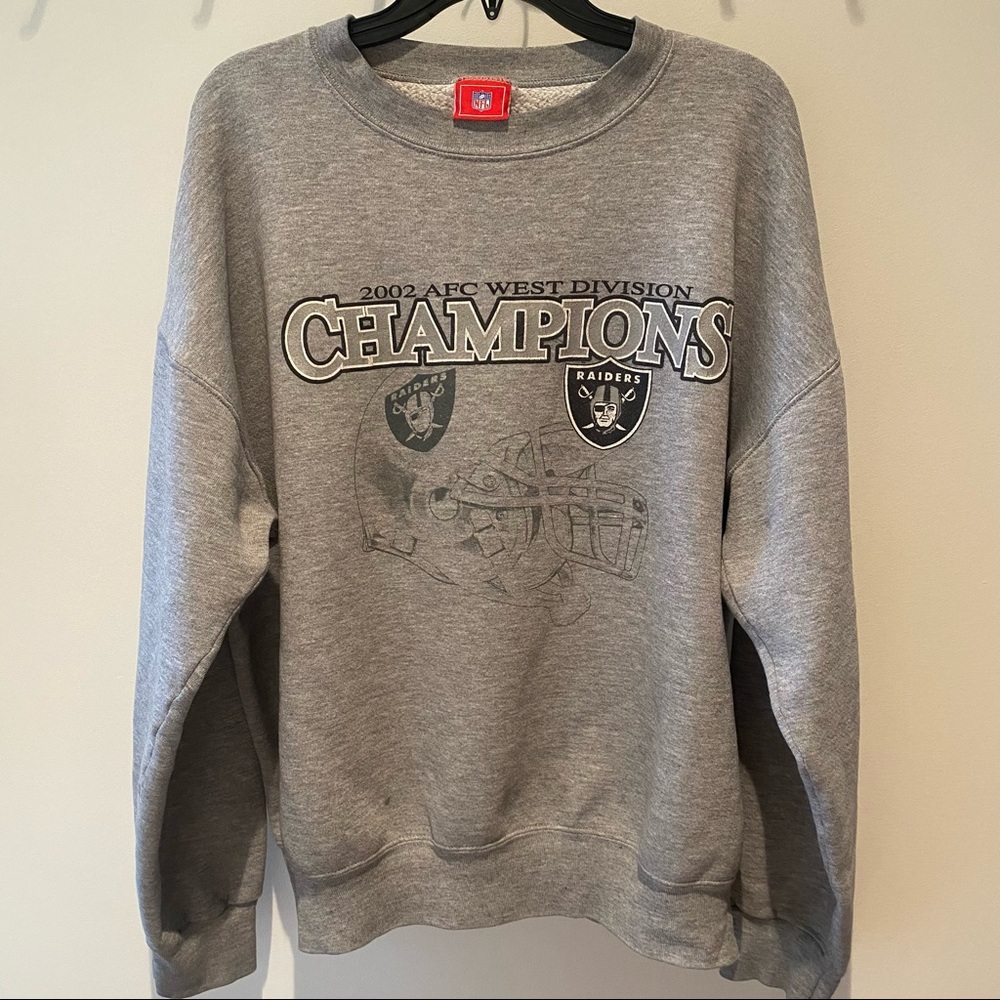 NFL Unisex Crewneck Black and Gray Raiders 2002 AFC Champs Sweatshirt. Size XL